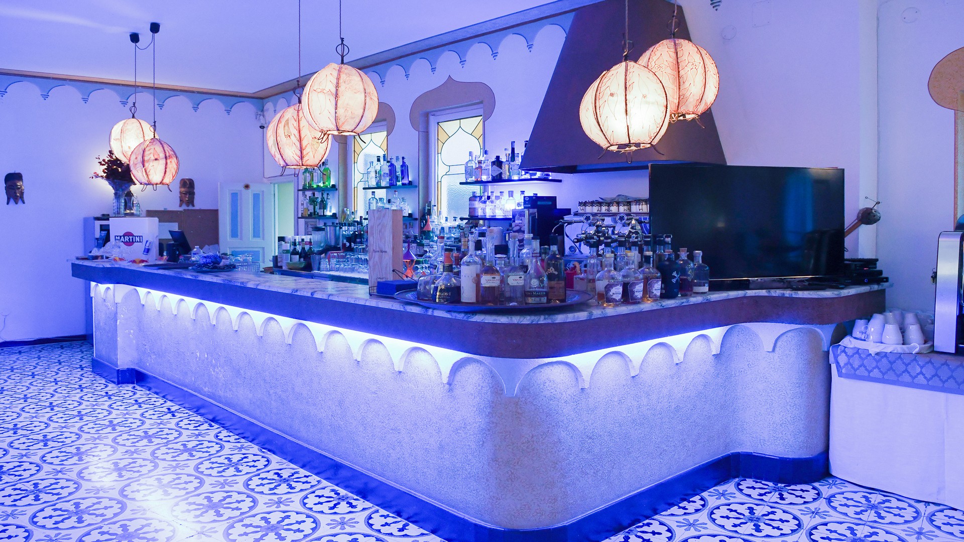 Uno spritz al tramonto — Hotel Arabesque, Varigotti (Finale Ligure)