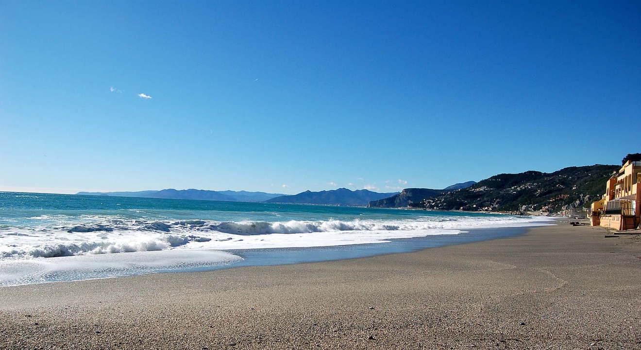 Non perdiamoci di vista — Hotel Arabesque, Varigotti (Finale Ligure)